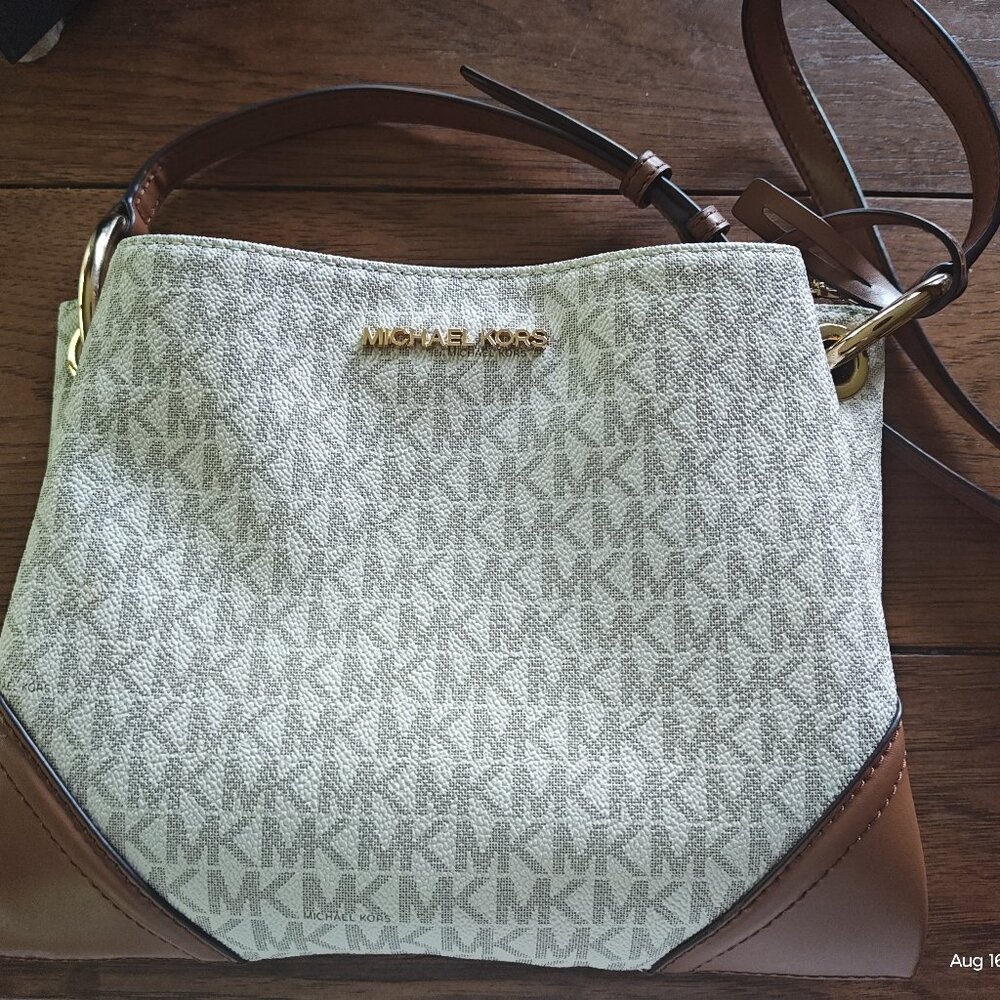 Michael Kors Nicole Triple Crossbody